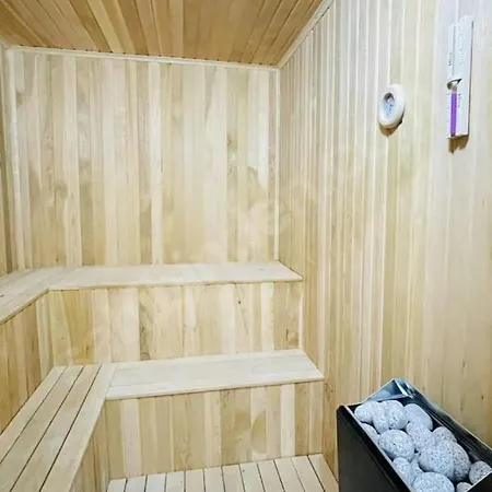 Apartment Pool *